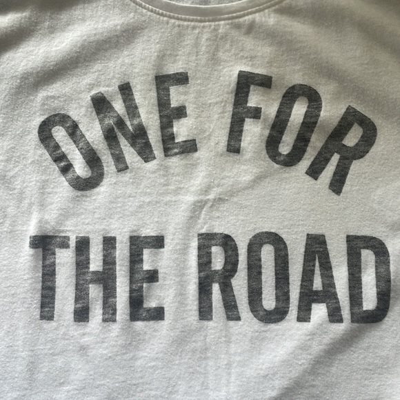 Old navy graphic tank like new - Picture 2 of 4